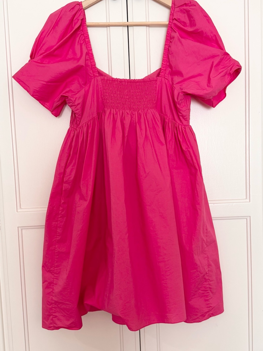 Hyacinth House Tuckernuck Fuchsia Puff Sleeve Smocked Babydoll Mini Dress L - Picture 5 of 6